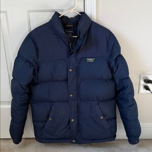 L.L. Bean Men's Navy Blue Puffer Jacket